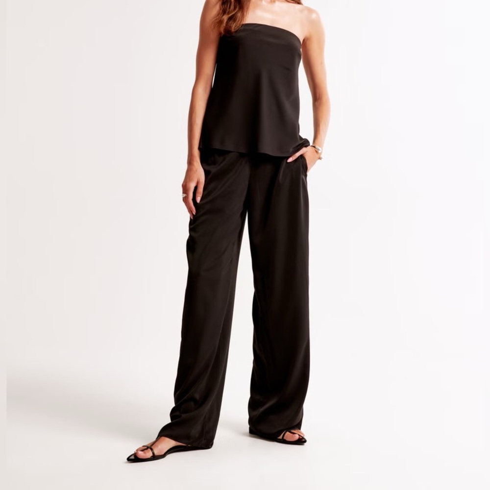Abercrombie & Fitch Drapey Wide Leg Pull-On Pant